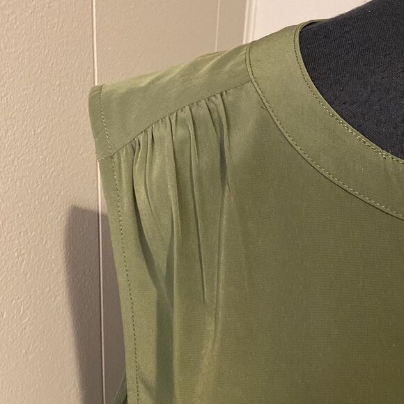 NWT J Crew Forest Green Extra Large Popover Tank Button Up V Neck Round Hem - Picture 4 of 9